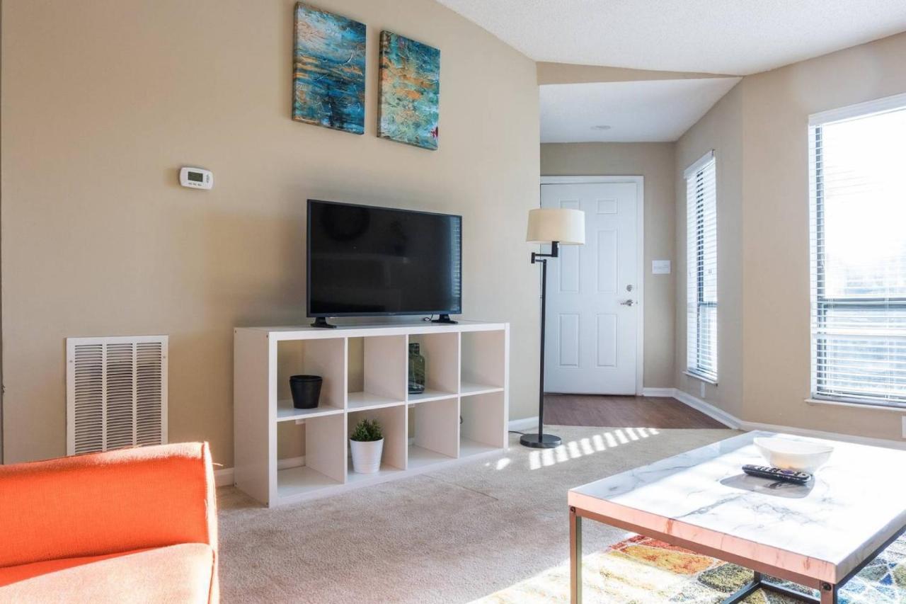 Colorful + Spacious 2Br | Near Spectrum + Stadium Charlotte Extérieur photo