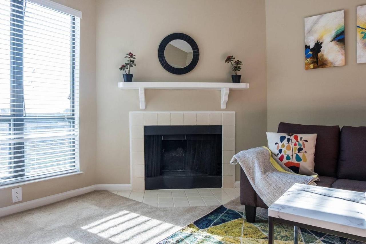 Colorful + Spacious 2Br | Near Spectrum + Stadium Charlotte Extérieur photo