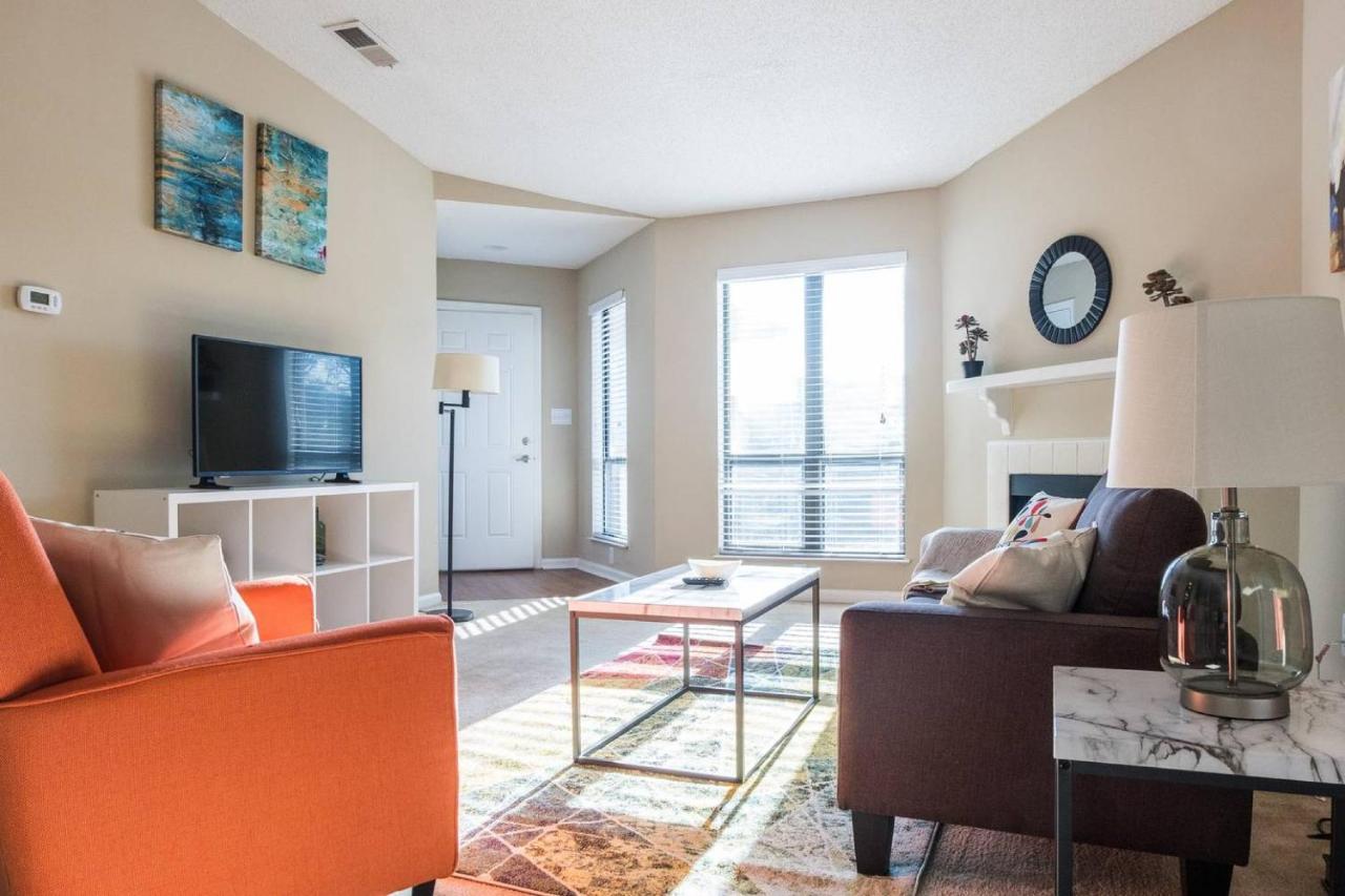 Colorful + Spacious 2Br | Near Spectrum + Stadium Charlotte Extérieur photo