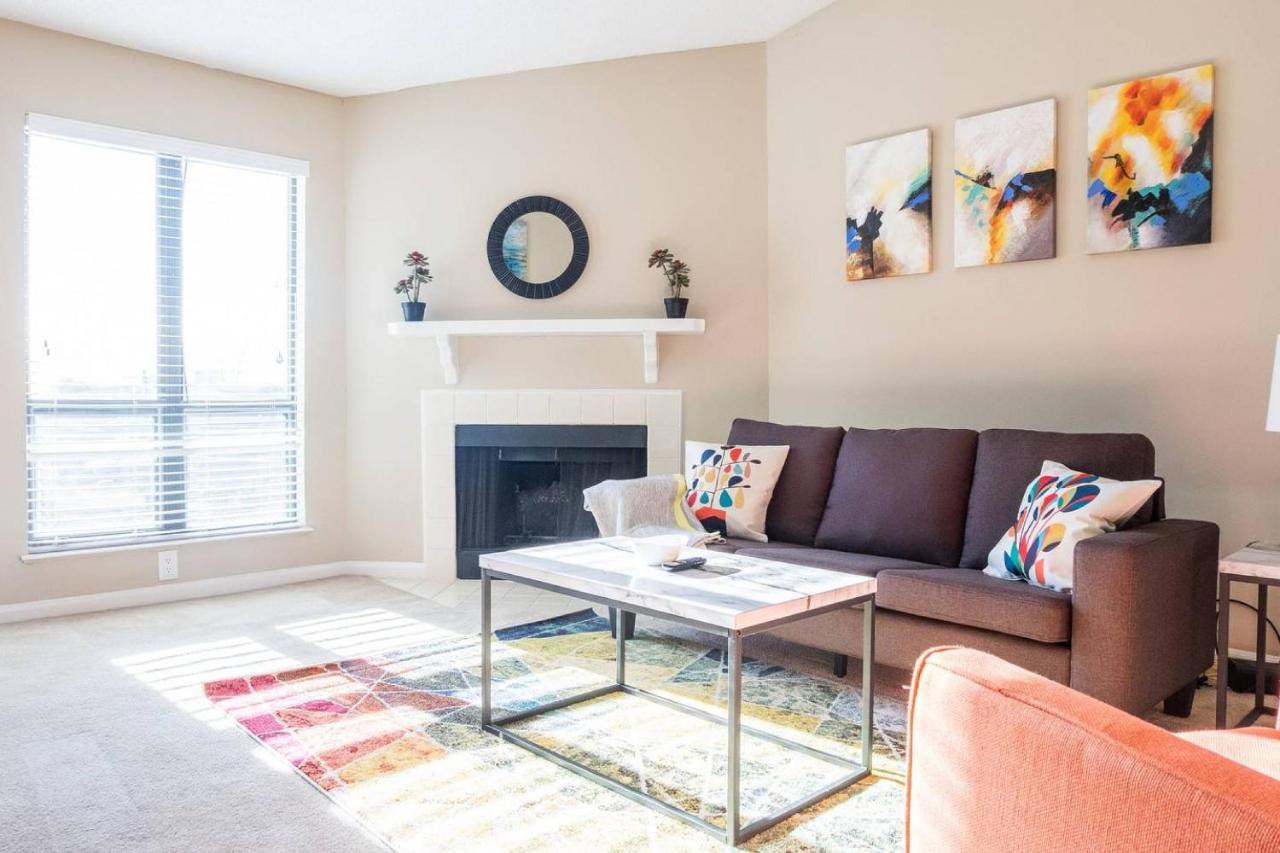 Colorful + Spacious 2Br | Near Spectrum + Stadium Charlotte Extérieur photo