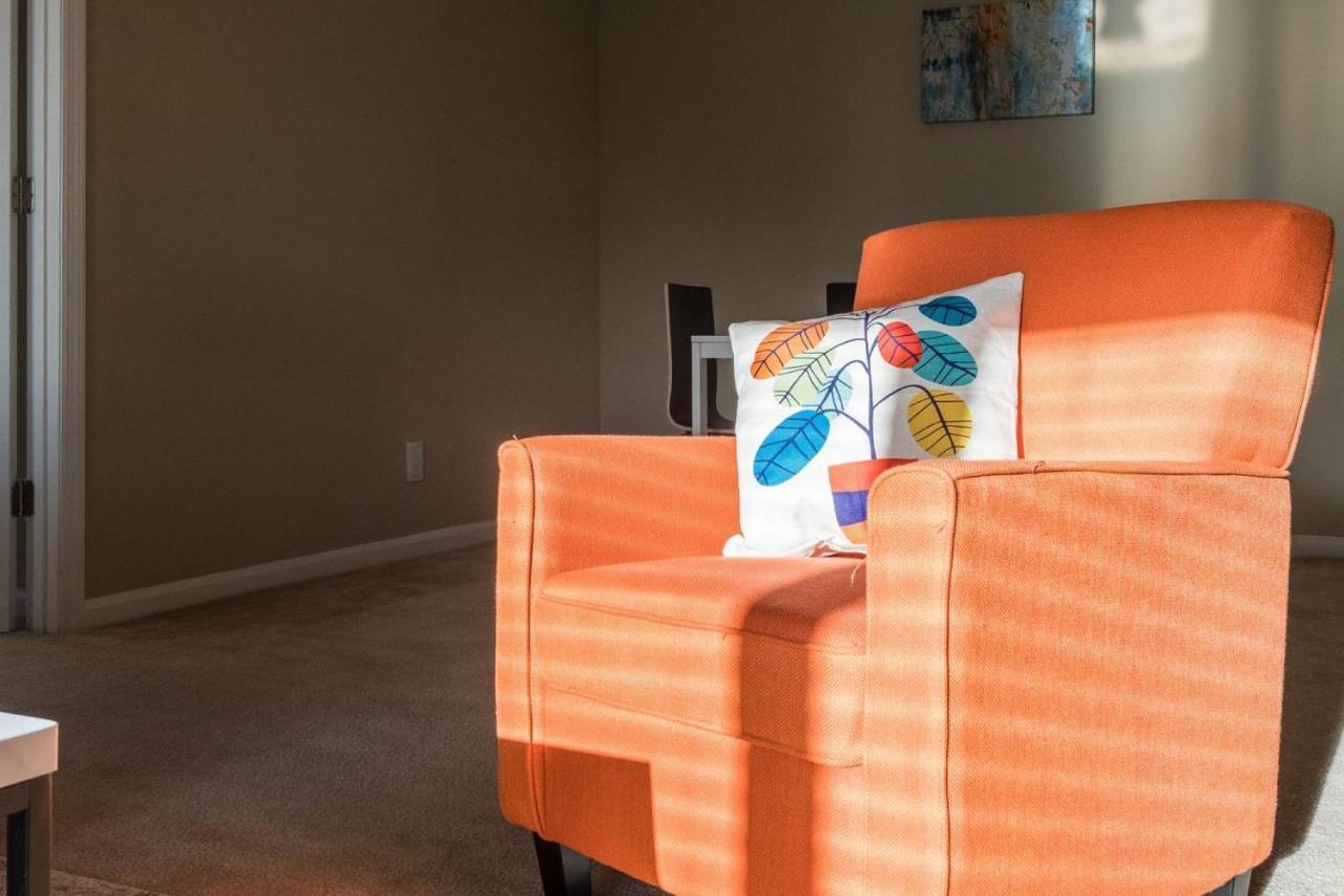 Colorful + Spacious 2Br | Near Spectrum + Stadium Charlotte Extérieur photo