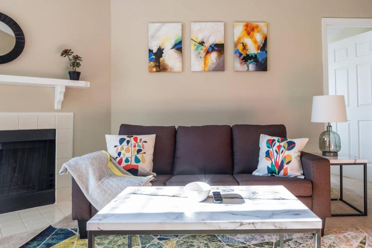 Colorful + Spacious 2Br | Near Spectrum + Stadium Charlotte Extérieur photo